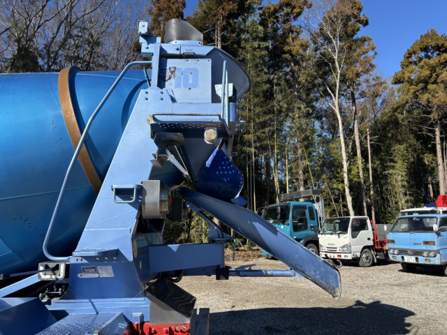 三菱ふそう ファイター 増トン ミキサー車 QKG-FK72FZ(98608) 10枚目