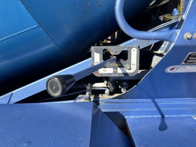 三菱ふそう ファイター 増トン ミキサー車 QKG-FK72FZ(98608) 13枚目