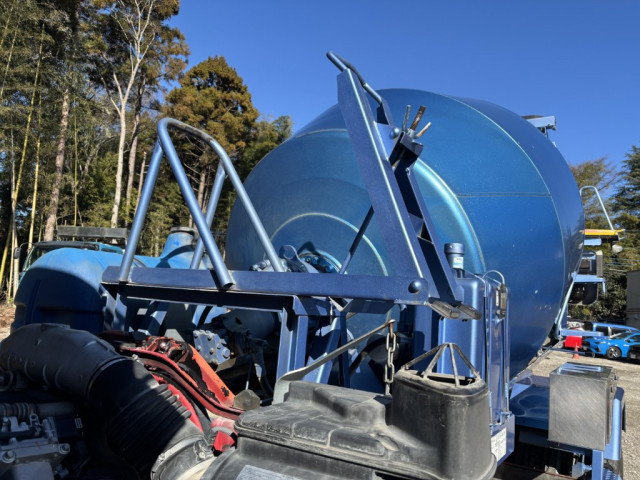 三菱ふそう ファイター 増トン ミキサー車 QKG-FK72FZ(98608) 17枚目