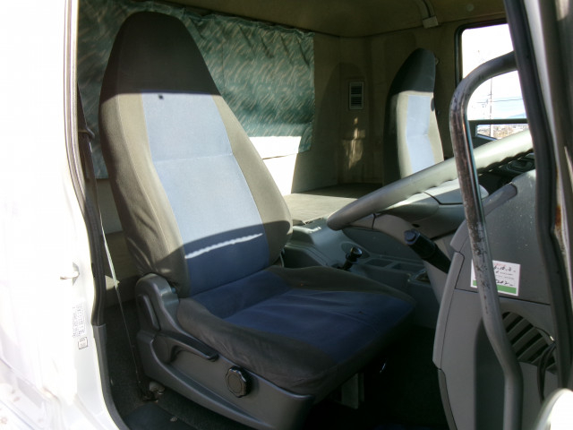 三菱ふそう ファイター 増トン 平ボディ LKG-FK62FZ(98626) 9枚目