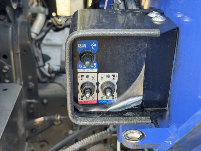 三菱ふそう ファイター 中型 平ボディ（クレーン付） PDG-FK71R(98625) 22枚目