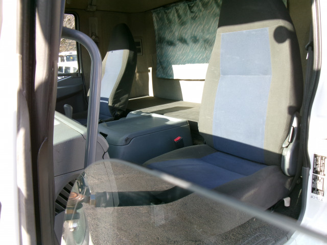 三菱ふそう ファイター 増トン 平ボディ LKG-FK62FZ(98626) 26枚目