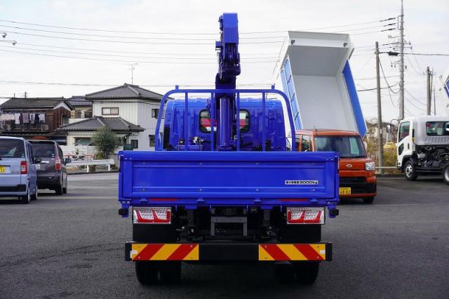 マツダ タイタン 小型 平ボディ（クレーン付） 2RG-LMR88C(98648) 4枚目