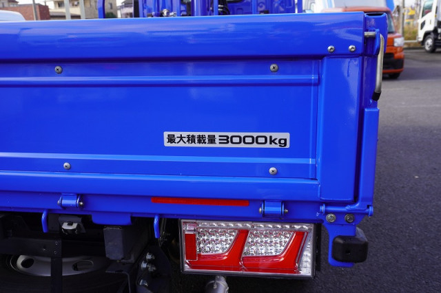 マツダ タイタン 小型 平ボディ（クレーン付） 2RG-LMR88C(98648) 19枚目