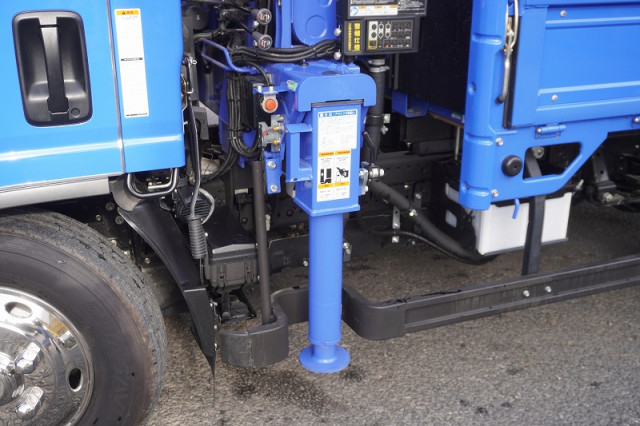 マツダ タイタン 小型 平ボディ（クレーン付） 2RG-LMR88C(98648) 24枚目