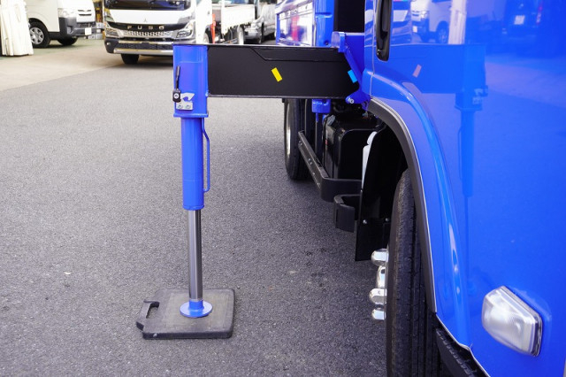 マツダ タイタン 小型 平ボディ（クレーン付） 2RG-LMR88C(98648) 25枚目