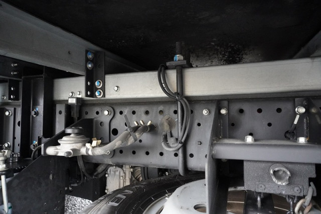 いすゞ エルフ 小型 冷蔵冷凍バン 2RG-NLR88AN(98651) 12枚目