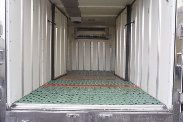 いすゞ エルフ 小型 冷蔵冷凍バン 2RG-NLR88AN(98651) 20枚目