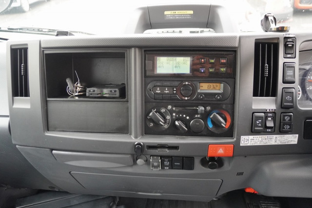 いすゞ エルフ 小型 冷蔵冷凍バン 2RG-NLR88AN(98651) 33枚目