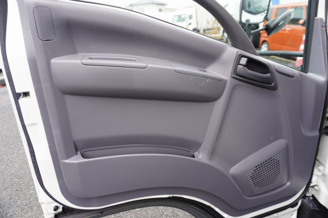 いすゞ エルフ 小型 冷蔵冷凍バン 2RG-NLR88AN(98651) 42枚目