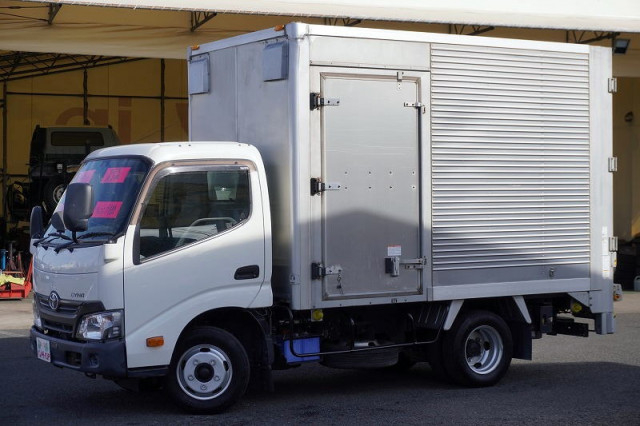 Toyota dyna Small Box body TPG-XZU605(98653) 1枚目