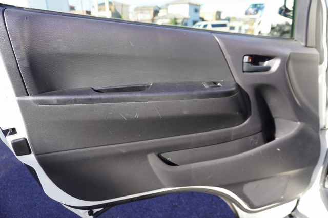 Toyota hiace Small Translation missing: en.item.body_keijou_enum.body_keijou_light_van CBF-TRH200V(98652) 39枚目