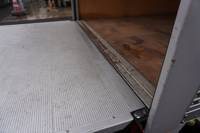 いすゞ エルフ 小型 バン TRG-NMR85AN(98656) 27枚目