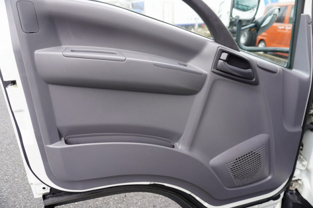 いすゞ エルフ 小型 バン TRG-NMR85AN(98656) 44枚目