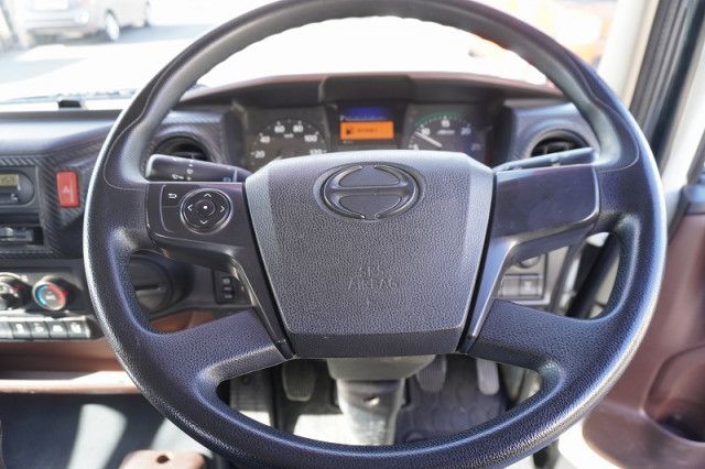 日野 レンジャー 中型 平ボディ（クレーン付） 2KG-FD2ABA(98661) 33枚目