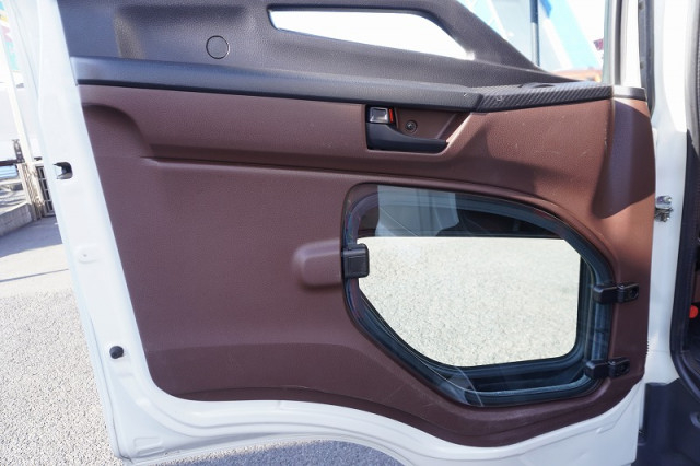 日野 レンジャー 中型 平ボディ（クレーン付） 2KG-FD2ABA(98661) 44枚目