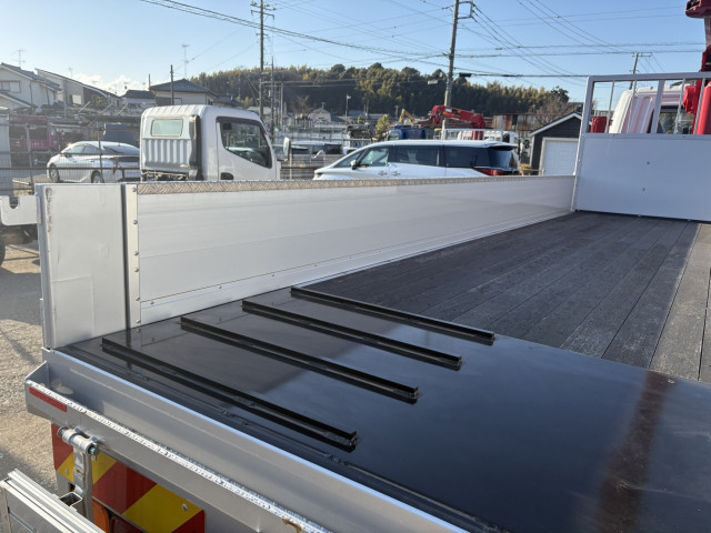三菱ふそう ファイター 増トン 平ボディ（クレーン付） 2KG-FK62FZ(98786) 10枚目