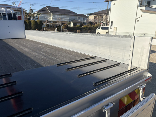 三菱ふそう ファイター 増トン 平ボディ（クレーン付） 2KG-FK62FZ(98786) 11枚目