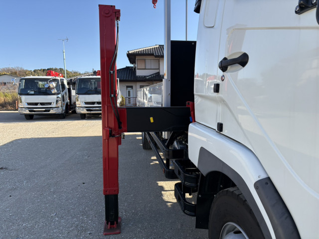 三菱ふそう ファイター 増トン 平ボディ（クレーン付） 2KG-FK62FZ(98786) 16枚目