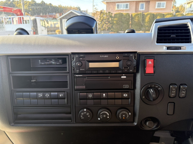 三菱ふそう ファイター 増トン 平ボディ（クレーン付） 2KG-FK62FZ(98786) 33枚目