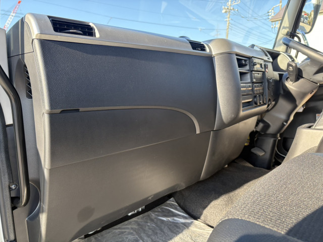 三菱ふそう ファイター 増トン 平ボディ（クレーン付） 2KG-FK62FZ(98786) 36枚目