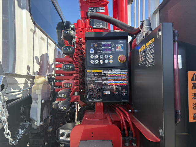 三菱ふそう ファイター 増トン 平ボディ（クレーン付） 2KG-FK62FZ(98789) 18枚目