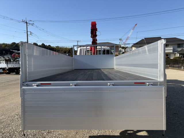 三菱ふそう ファイター 増トン 平ボディ（クレーン付） 2KG-FK62FZ(98790) 9枚目