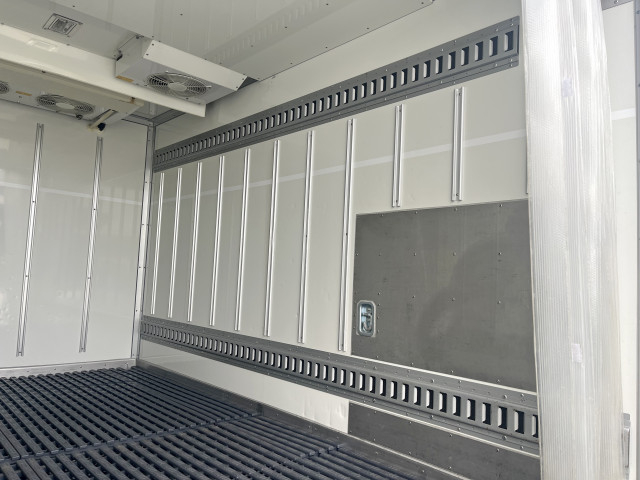 トヨタ ダイナ 小型 冷蔵冷凍バン 2DG-GDY231(98791) 11枚目