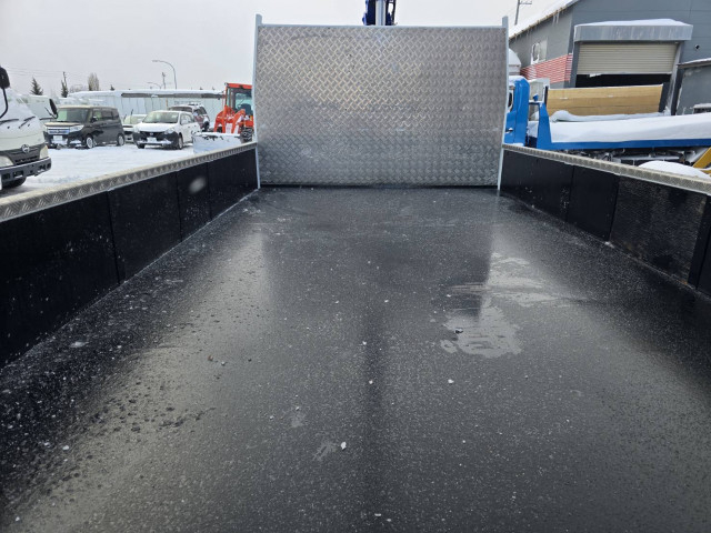 三菱ふそう キャンター 小型 平ボディ（クレーン付） 2PG-FEBS0(98835) 10枚目