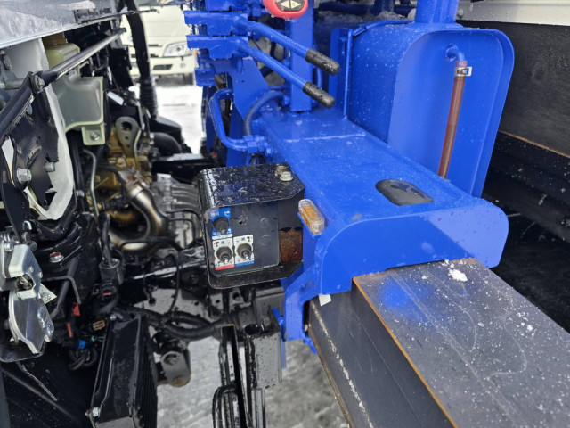 三菱ふそう キャンター 小型 平ボディ（クレーン付） 2PG-FEBS0(98835) 14枚目