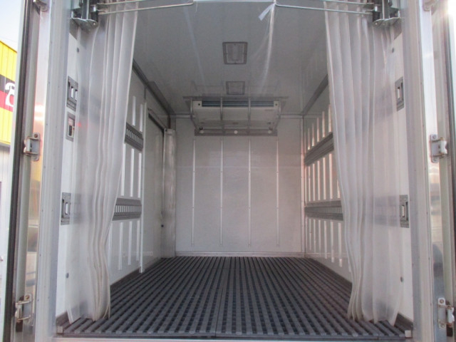 トヨタ ダイナ 小型 冷蔵冷凍バン 2RG-XZC605(98836) 15枚目