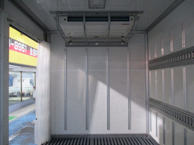 トヨタ ダイナ 小型 冷蔵冷凍バン 2RG-XZC605(98836) 17枚目