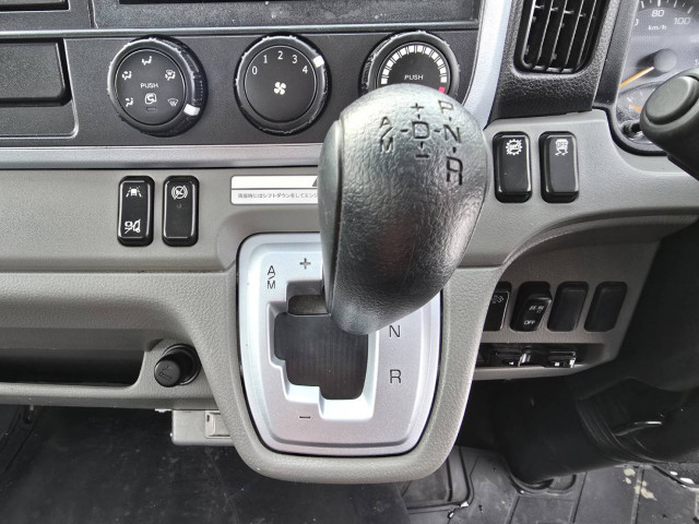 三菱ふそう キャンター 小型 平ボディ（クレーン付） 2PG-FEBS0(98835) 32枚目