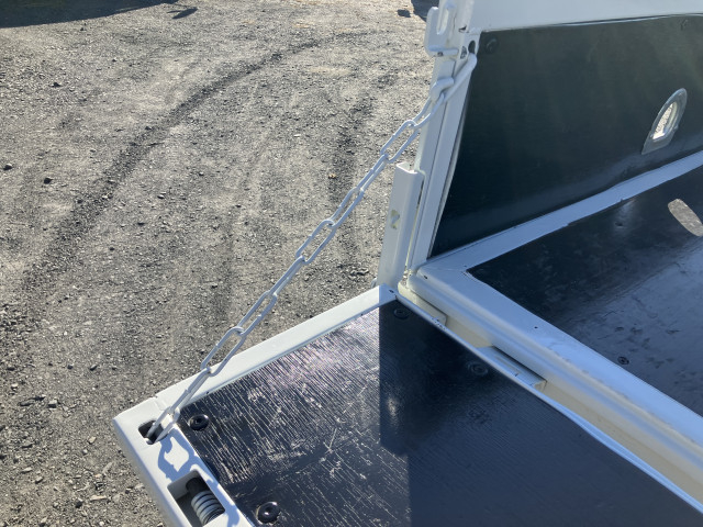 日野 デュトロ 小型 平ボディ（クレーン付） TKG-XZU650M(98837) 17枚目