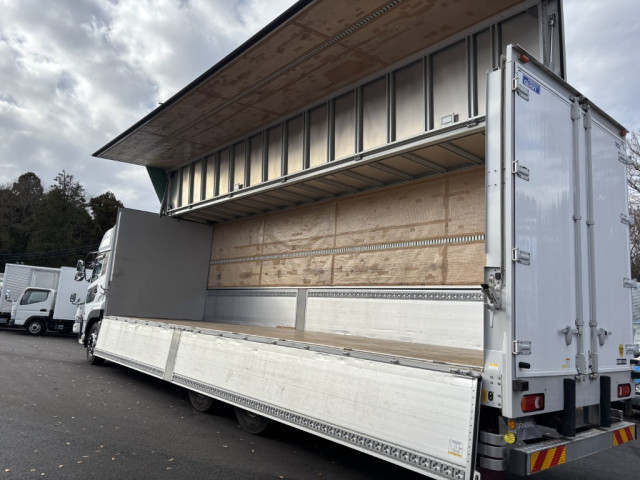 UDトラックス（日産） クオン 大型 ウィング 2PG-CD5CA(98844) 16枚目