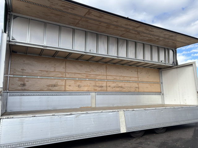 UDトラックス（日産） クオン 大型 ウィング 2PG-CD5CA(98844) 17枚目