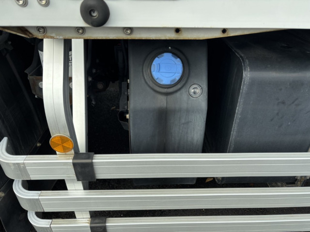 UDトラックス（日産） クオン 大型 ウィング 2PG-CD5CA(98844) 26枚目