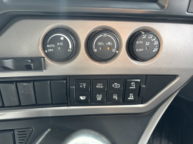 UDトラックス（日産） クオン 大型 ウィング 2PG-CD5CA(98844) 33枚目