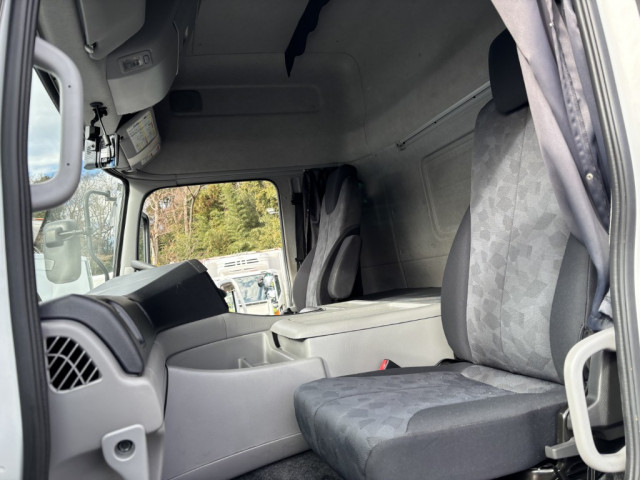 UDトラックス（日産） クオン 大型 ウィング 2PG-CD5CA(98844) 41枚目