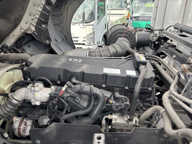 UDトラックス（日産） クオン 大型 ウィング 2PG-CD5CA(98844) 43枚目