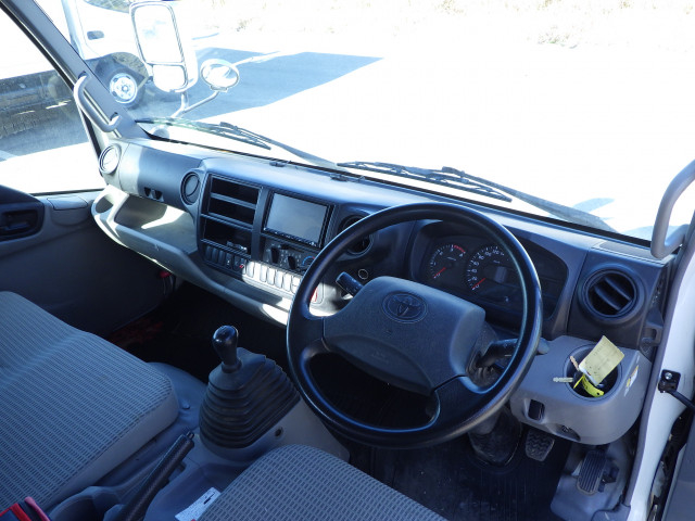 トヨタ トヨエース 小型 平ボディ（クレーン付） TKG-XZU710(98847) 6枚目