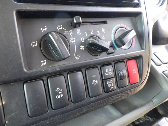 トヨタ トヨエース 小型 平ボディ（クレーン付） TKG-XZU710(98847) 11枚目