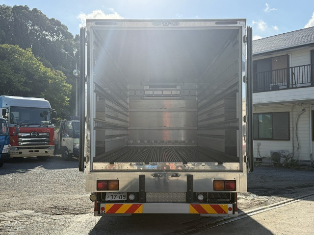 UDトラックス（日産） コンドル 小型 冷蔵冷凍バン 2PG-BRR90T2(98848) 9枚目