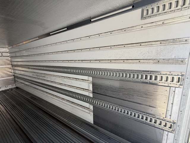 UDトラックス（日産） コンドル 小型 冷蔵冷凍バン 2PG-BRR90T2(98848) 15枚目