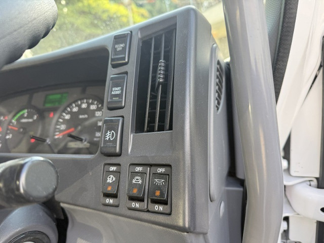 UDトラックス（日産） コンドル 小型 冷蔵冷凍バン 2PG-BRR90T2(98848) 22枚目