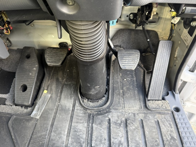 UDトラックス（日産） コンドル 小型 冷蔵冷凍バン 2PG-BRR90T2(98848) 23枚目