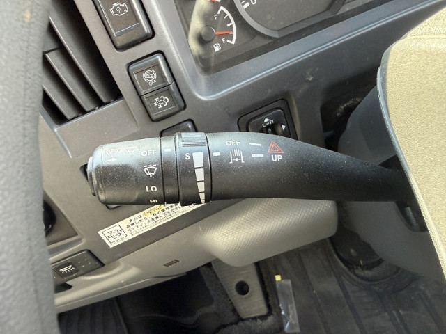 UDトラックス（日産） コンドル 小型 冷蔵冷凍バン 2PG-BRR90T2(98848) 32枚目