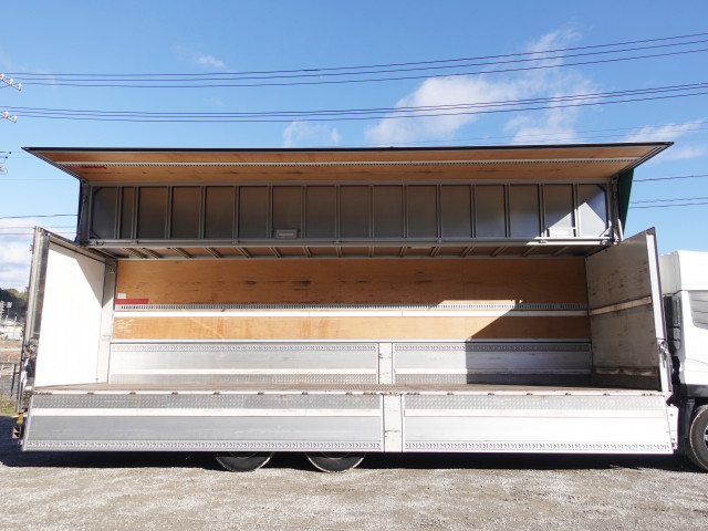 UDトラックス（日産） クオン 大型 ウィング 2PG-CD5CA(98849) 15枚目