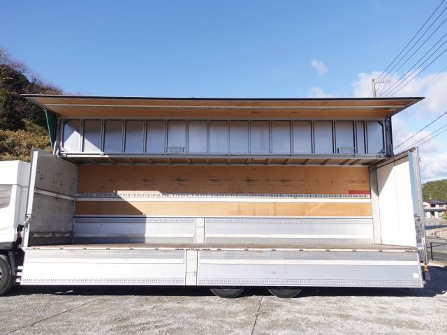 UDトラックス（日産） クオン 大型 ウィング 2PG-CD5CA(98849) 16枚目