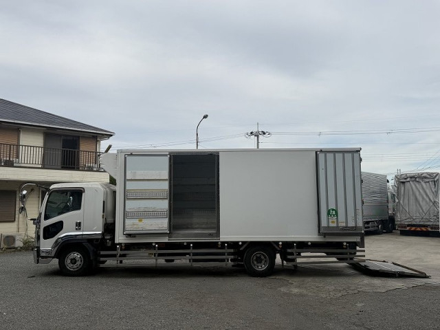 いすゞ フォワード 増トン 冷蔵冷凍バン 2PG-FSR90T2(98850) 10枚目